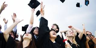 Ucapan selamat wisuda bahasa jawa. 28 Ucapan Wisuda Lucu Cocok Untuk Beri Selamat Ke Sahabat Sekomunitas Otomotif Otosia Com