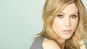 Julie Bowen To Headline CBS Comedy Pilot 'Raised By Wolves' From 'Will &  Grace' Creators