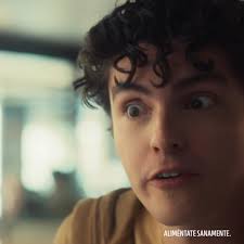 ¡La Nueva Carl's Crunch Burger llegó para romperla! 🍔🔥, Carne 100% Black  Angus, queso americano 🧀, tiras de tocino ahumado 🥓, crujientes papas  fritas sabor BBQ, aderezo Ranch, aderezo BBQ y ...