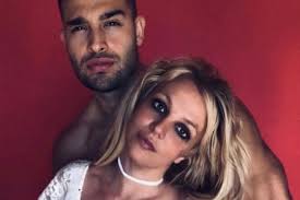 The affectionate couple uploaded a video to instagram chronicling their romantic getaway. Britney Spears Pregnant Boyfriend Worried About Her Health Demotix
