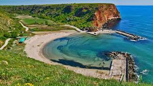 Vecinii nostri se pot lauda cu o diversitate de plaje, unele mai potrivite pentru familii cu copii, altele cunoscute pentru viata de noapte, in timp ce unele sunt complet salbatice si izolate. Vrei SÄ Mergi La Mare In Bulgaria IatÄ Cele Mai Izolate Èi Mai PuÈin Aglomerate Plaje Bani Md