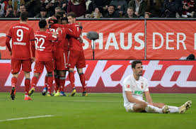 Sky ticket zeigt fc augsburg vs. Fc Augsburg Gegen Bayern Munchen Bayern Siegt Nach Historischem Eigentor Fussball Stuttgarter Zeitung