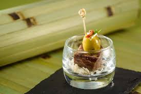 Gerauchertes Beef Mit Meerrettich Und Olive Rezept Rettich Fingerfood Kalt Meerrettich