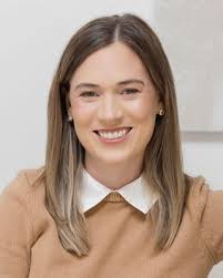 Amanda Heaney's Instagram, Twitter & Facebook