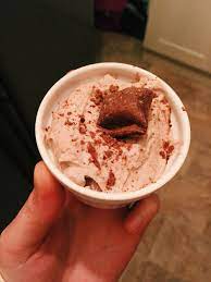 This Desert Is A Dream 125g Quark Mixed With 0 5 Sachet Of Options Hot Chocolate 1 Syn Mixed Wi Slimming World Desserts Slimming World Recipes World Recipes