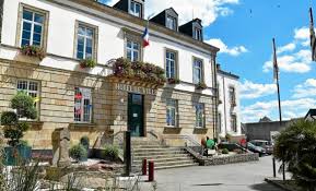 The tour de france began in the western port city of brest. Tour De France A Locmine La Ville Se Prepare A Une Belle Fete Un Tour Dans Le Pays De Pontivy Le Telegramme