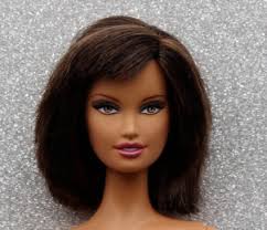 Barbie Collection Face Lara