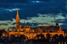 The iana time zone identifier for ungaria is europe/budapest. Ungaria Va GÄƒzdui Un Campus Al UniversitÄƒÈ›ii Chineze Fudan DupÄƒ Ce A Incercat SÄƒ ScoatÄƒ In Afara Legii Universitatea Central EuropeanÄƒ Edupedu Ro