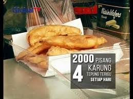 Pisang goreng ini pisangnya pisang tanduk yang besar, cukup tebal dan panjangnya sekitar 20cm. Mau Pisang Goreng Tanduk Mpo Nur Manggarai Yang Fenomenal Antri Duluuuuu Bis 19 01 Youtube