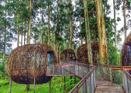 Kalau soal tempat penginapan kamu tidak perlu risau karena banyak hotel dan. 21 Tempat Wisata Terbaik Di Bandung Yuk Piknik
