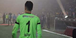 1.98 boyundaki altay bayındır'ın ankaragücü takımı ile 2020 yılına kadar sözleşmesi bulunuyor. Altay Bayindir In Fenerbahce Den Alacagi Ucret Belli Oldu Fotomac