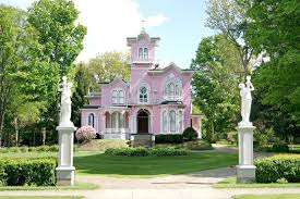Everyday Is A Holiday A Much Needed Weekend In The Woods Pink Houses Beautiful Home Designs Beautiful Homes