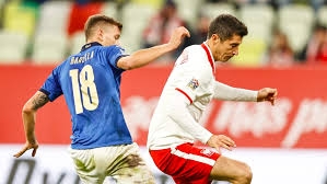 Inter mailand seite) und wettbewerbsseiten (champions league, 1. Italien Macht Zu Wenig Aus Der Optischen Uberlegenheit Lewy Oft Allein Kicker