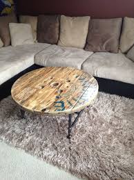 Upcycled Wire Wood Spool Turned Into Gameroom Coffee Table From Reclamation Garage Wohnzimmertische Vintage Industrial Mobel Dekor