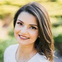 Amanda Schwenker's Instagram, Twitter & Facebook