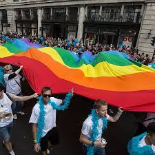 En el día internacional del orgullo, la televisión por cable y varios sitios se suman con contenidos especiales. Dia Del Orgullo Gay 2020 Global Pride 2020 En Vivo Sigue Aqui El Evento Para Celebrar El Dia Del Orgullo Lgtb Youtube Facebook Y Twitter Comunidad Homosexual Homosexuales Video Respuestas El Comercio Peru