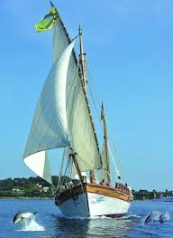 France Saint Jean Cap Ferrat Balade En Mer Avec Sos Grand Bleu A La Rencontre Des Cetaces De Mediterranee A Bord De Sailing Ships Classic Yachts Sailing