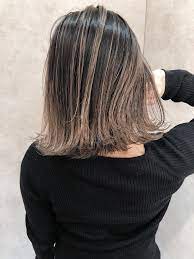 バレイヤージュ 絶妙な筋感で立体感を バレイヤージュボブ ヘアカット ミディアム ヘアカット