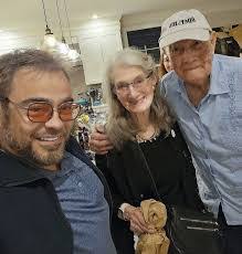 Ofelia Madrigal's Instagram, Twitter & Facebook