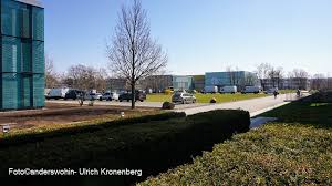 Rike wildenstein (klara deutschmann) mit christian (alexander khuon, l), ihrem bruder ferdinand (shenja lacher, m.) und. Drehort Bilder Ein Besuch Am Johannes Thal Klinikum Erfurt Anderswohin