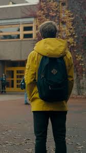 But just as they are about to land, something goes wrong. Pin By Muriel Tapponnier On Dark Netflix Dark Yellow Dark Wallpaper Louis Hofmann