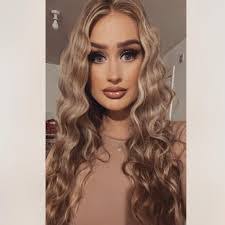 Eloise Malone's Instagram, Twitter & Facebook