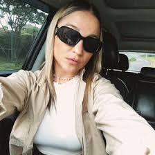 Ruth Arce's Instagram, Twitter & Facebook