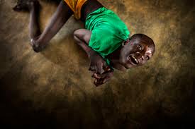 Auch der zweite und der dritte preis des internationalen wettbewerbs von unicef deutschland fangen geschichten von kindern ein, die bedrückenden und außergewöhnlichen lebensumständen standhalten. Unicef Foto Des Jahres Der Wettbewerb 2018