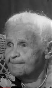 Madame Joseph Pépin, alors âgée de 97 ans, évoque ses souvenirs en nous  parlant de son éducation, de son mariage et de ses 10 enfants. 🎥  Aujourd'hui, 2 juillet 1964 #archives #radiocanada #archivesrc #souvenir