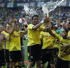 Dortmund wurde ursprünglich als fußballverein gegründet und verfügt heute auch über eine überregional erfolgreiche die borussen siegten 9:3. Titelparty Auch Im Improvisieren Ist Borussia Dortmund Meister Welt