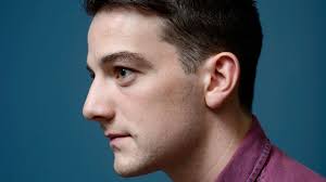 Kevin guthrie (born 21 march 1988) is a scottish actor. De4rljeondgc2m