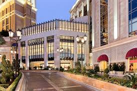 Restaurants in this area are known for american, contemporary american, italian, steakhouse and mexican cuisines. Shopping Mall In Littleton Co Southwest Plaza