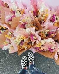 Plus, dried flowers and preserved flowers offer the best of both worlds combining the beauty of natural flowers, with the longevity of artificial flowers. Where To Buy On Trend Dried Flowers Melanie Lissack Interiors Dried Flowers Dried Bouquet How To Preserve Flowers