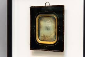 Student of art of new media. Chmura Wystawa Prac Z Kolekcji Wojciecha Nowickiego W Muzeum Fotografii W Krakowie Szum