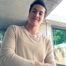 Daler yusuf khamrokulov bin muhammad (bahasa uzbek: Biodata Daler Yusuf Hero Drama Encik Suami Mat Salih Celup Encikshino Com