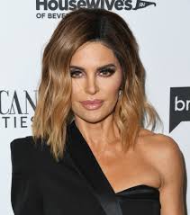 To achieve a haircut similar to lisa rinna's, ask your stylist for a short shag cut. Lisa Rinna Medium Wavy Cut Lisa Rinna Hair Looks Stylebistro