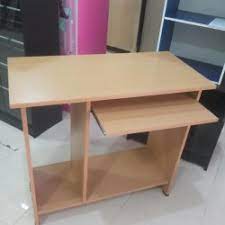 Jangan sampai meja komputer yang kamu pilih malah bikin ruanganmu terlihat semakin sempit. Jual Meja Komputer Simple Terbaru Harga Murah August 2021 Cicil 0