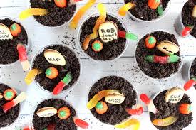 50 chocolate sandwich cookies, such as oreos (about 21.45 ounces) Fun And Easy Halloween Dirt Cups By Pretty Providence