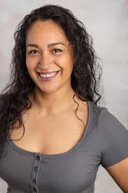 Carol Cantu's Instagram, Twitter & Facebook