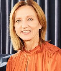 Laura Clelland's Instagram, Twitter & Facebook