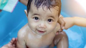 To help you prepare for your summer getaway we've put together our top tips for giving baby a bath when travelling which = minimum stress and doesn't require valued storage space. Baby Bath Time Steps To Bathing A Baby Raising Children Network