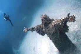 Christ Of The Abyss At San Fruttuoso Italy Christ Of The Abyss Abandoned Places Places Around The World