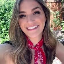 Lisa Griffey's Instagram, Twitter & Facebook