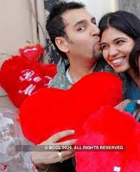 Bandra bandstand promenade ahead ...