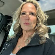 Congratulations to Rhonda Lewis, Ultrasound Tech at the Prosser Women's  Health Center, for receiving a Bronze ASPIRE Award! While off work, Rhonda  received word that an infant patient needed an emergency ultrasound.