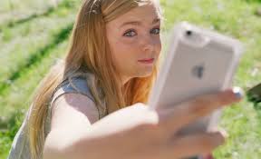Eighth Grade Is a Top-Notch Look at Teen Angst in the Social-Media Age
