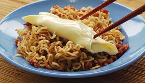 Masak telur orak arik hingga matang. 3 Resep Mie Goreng Instan Yang Mudah Dibuat Gogeline