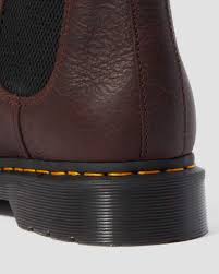 Over 120 doc martens women's styles available, including the 1460, 1460w if you're looking for functional work shoes, our dr. Women S Chelsea Boots Women S Boots Dr Martens Official