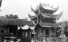 The temple finding itself in a hole in the ground as work on the new public housing estate of toa payoh was being carried out in 1968 (source: View Of Siong Lim Temple Lian Shan Shuang Lin Monastery At National Monuments Singapore Photos Monastery