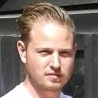 9 "Dennis Uden" profiles